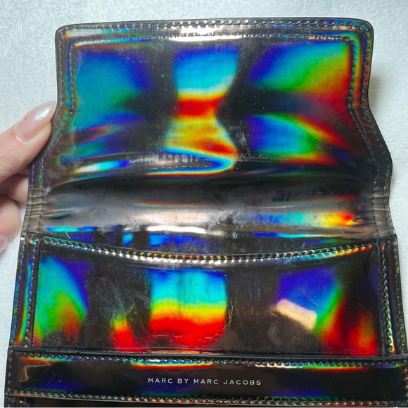 MARC By Marc Jacobs Halographic Iridescent Apple iPad mini Kindle Sleeve Case - Picture 4 of 7